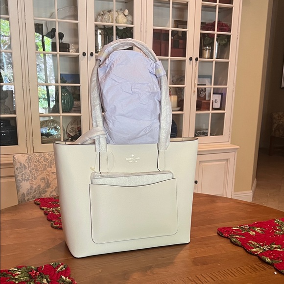 kate spade “Staci” Large Tote Set in Meringue NWT. - Picture 11 of 12
